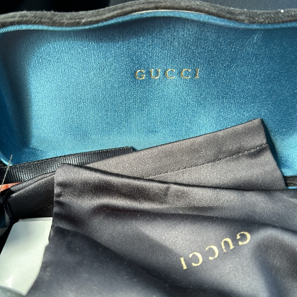 Black Gucci sunglasses authentic! - Picture 4 of 5